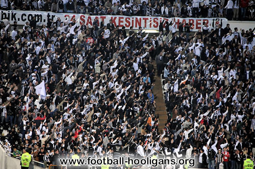 Besiktas supporters in full voice at BJK In&ouml;n&uuml; Stadium